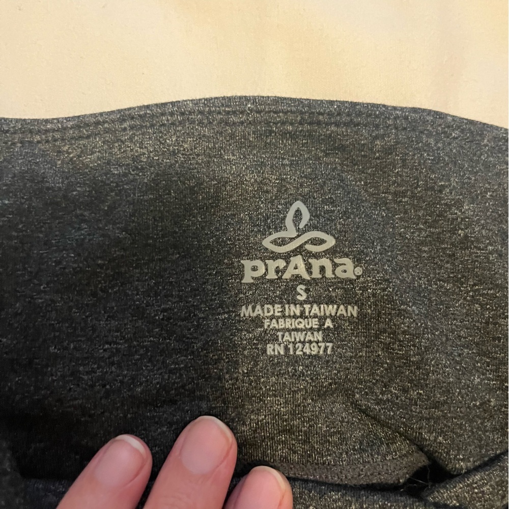 Prana Charcoal Gray Olympia Knicker Knee Length Capri Leggings Size Small - Picture 5 of 10